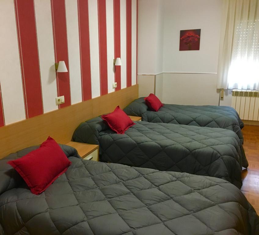 Hostal La Cortijana Logroño Exteriör bild